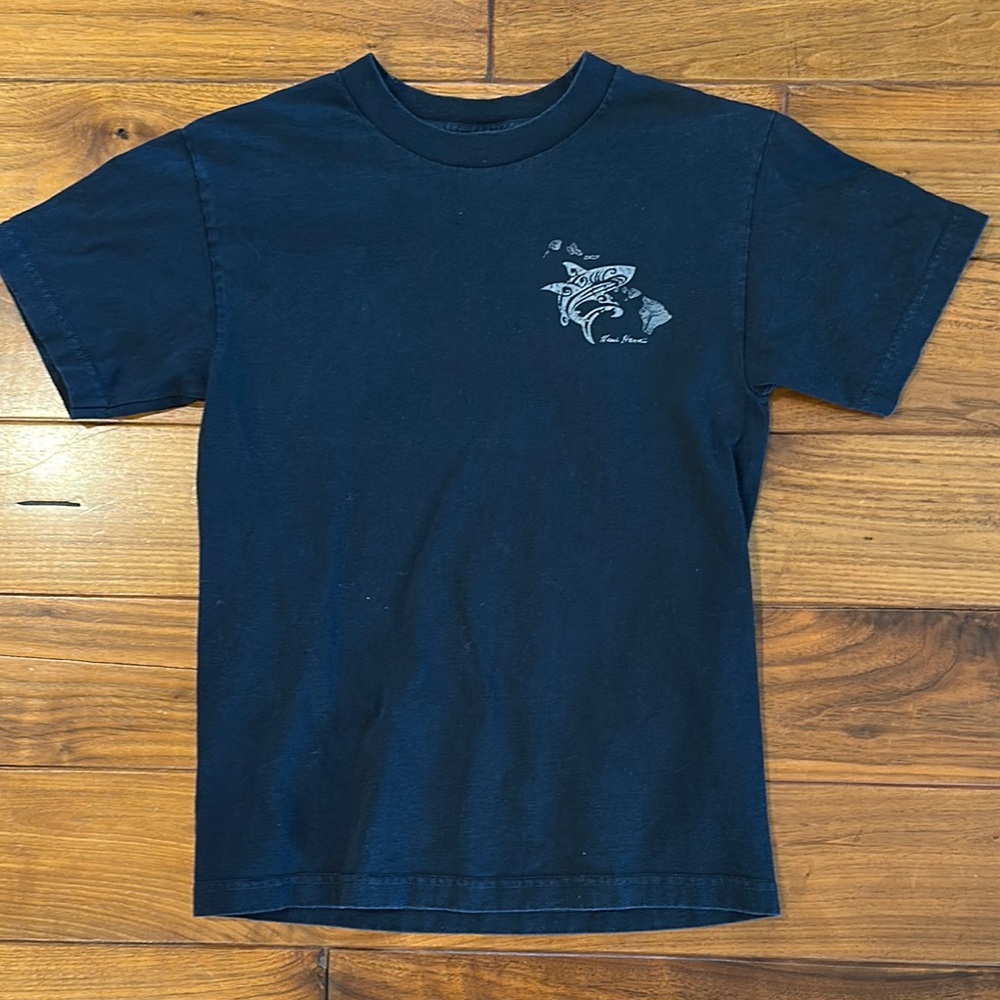 Vintage Navy Blue Boys Short Sleeve T-Shirt with Gray Shark Design from Maui